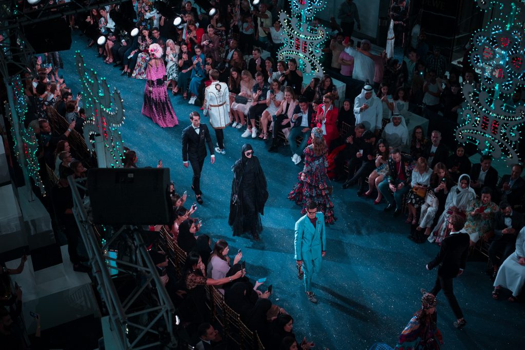 Fashion Week féminine printemps-été 2013 : lancement à Paris avec le “manifeste d’amour” de jeunes créateurs du Français Victor Weinsanto